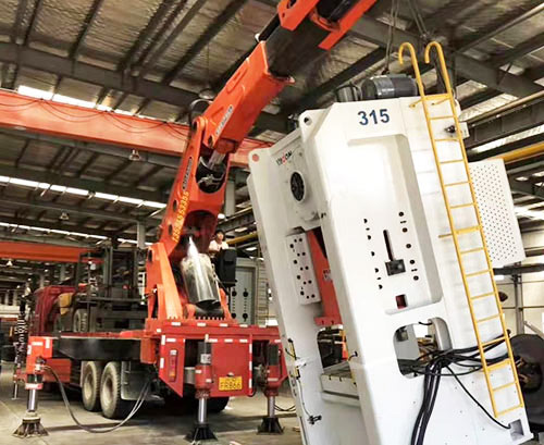 普安附近随车吊出租，轻松解决运输难题