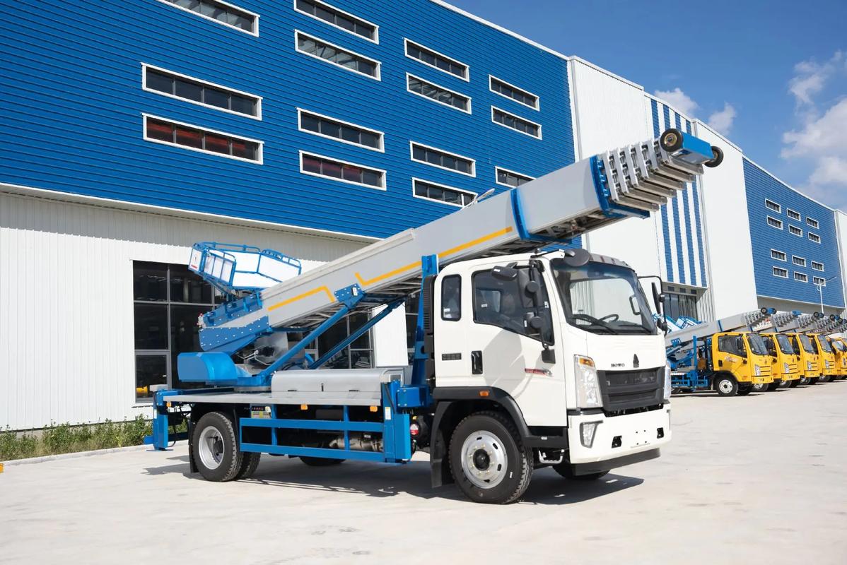 普安出租云梯车高空作业车 建筑垃圾搬运